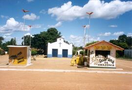 Igreja no centro de uma comunidade